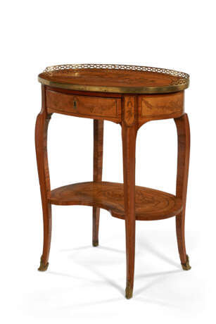 A LOUIS XV ORMOLU-MOUNTED BOIS CITRONNIER AND FOLIATE MARQUETRY OCCASIONAL TABLE - photo 1