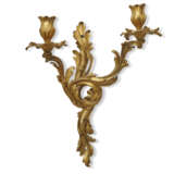 AN ASSEMBLED SET OF FOUR FRENCH ORMOLU TWO-BRANCH WALL LIGHTS - photo 4