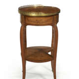 A LOUIS XV ORMOLU-MOUNTED BOIS CITRONNIER AND FOLIATE MARQUETRY OCCASIONAL TABLE - фото 5