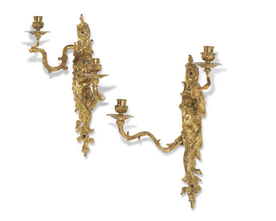 A PAIR OF REGENCE LACQUERED BRONZE TWO-LIGHT WALL LIGHTS - фото 2