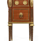 A FRENCH ORMOLU-MOUNTED TULIPWOOD COMMODE - фото 3