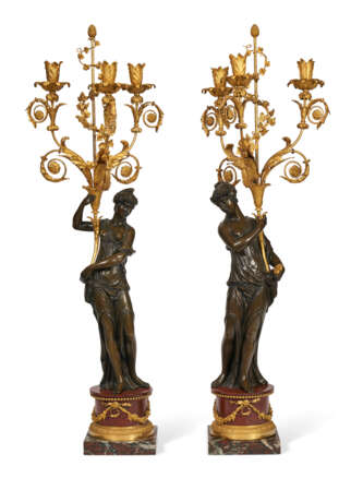 A PAIR OF LOUIS XVIII ORMOLU AND PATINATED BRONZE THREE-BRANCH CANDELABRA - фото 2