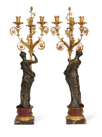 A PAIR OF LOUIS XVIII ORMOLU AND PATINATED BRONZE THREE-BRANCH CANDELABRA - фото 5
