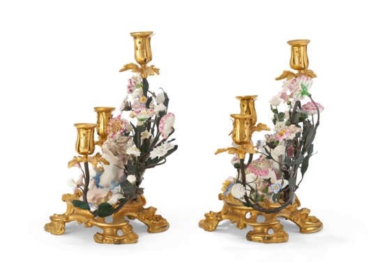 A PAIR OF LOUIS XV ORMOLU AND TOLE-MOUNTED FRENCH AND MEISSEN PORCELAIN THREE-BRANCH CANDELABRA - фото 6