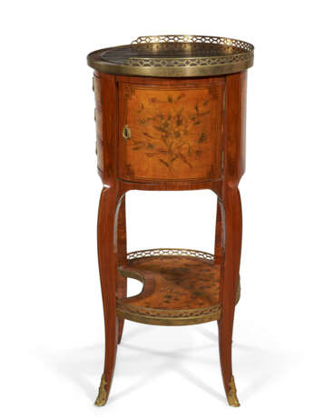 A LOUIS XV ORMOLU-MOUNTED TULIPWOOD, BOIS CITRONNIER AND MARQUETRY TABLE EN CHIFFONNIERE - фото 4