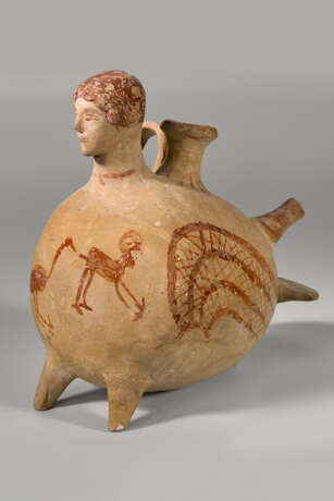 A SICILIAN POTTERY ASKOS IN THE FORM OF A SIREN - Foto 2
