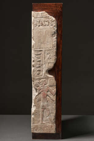 AN EGYPTIAN PAINTED LIMESTONE RELIEF FRAGMENT - фото 4