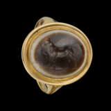 A ROMAN SARDONYX RINGSTONE WITH A HORSE - photo 1