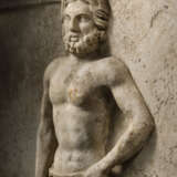 A ROMAN MARBLE RELIEF FRAGMENT - photo 4