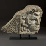 A ROMAN MARBLE ACROTERION - фото 1