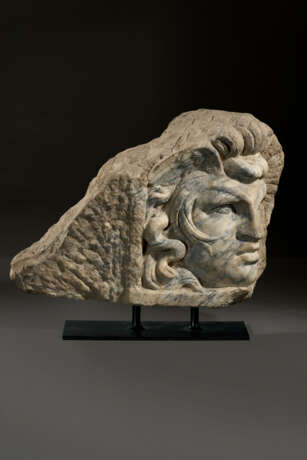 A ROMAN MARBLE ACROTERION - Foto 1