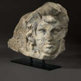 A ROMAN MARBLE ACROTERION - Foto 2