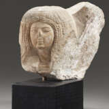 AN EGYPTIAN LIMESTONE PORTRAIT HEAD OF A WOMAN - фото 4