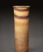 Frühdynastische Periode. AN EGYPTIAN BANDED ALABASTER CYLINDRICAL JAR