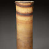 AN EGYPTIAN BANDED ALABASTER CYLINDRICAL JAR - фото 1