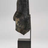 AN EGYPTIAN GRANODIORITE TORSO OF A STRIDING OFFICIAL - фото 4