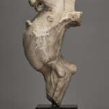 A ROMAN MARBLE TRAPEZOPHORUS WITH A PANTHER - фото 2