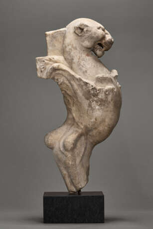 A ROMAN MARBLE TRAPEZOPHORUS WITH A PANTHER - Foto 5
