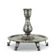 A VERY LARGE SILVER-INLAID BIDRI CANDLESTICK AND TRAY - Auktionsware