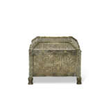 A GOLD AND SILVER-INLAID BRASS CAIROWARE BOX (SUNDUQ) - фото 3