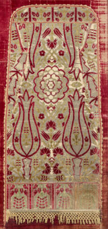 OTTOMAN CUT VELVET PANELS CONVERTED INTO A SCREEN - photo 3