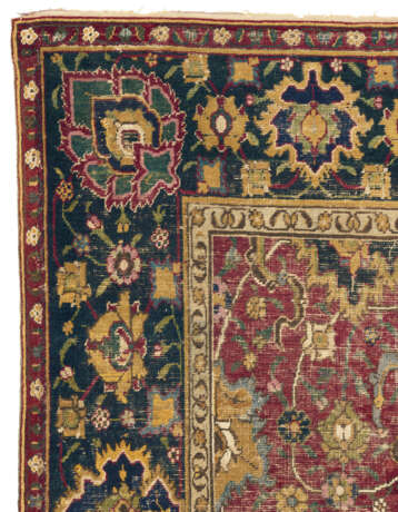 A SAFAVID ISFAHAN RUG - фото 4