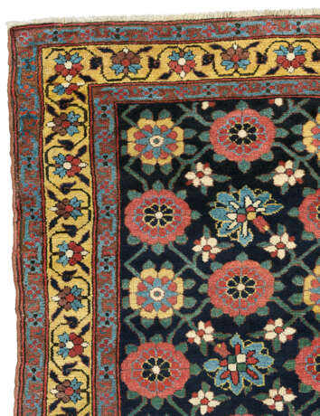 A LONG NORTH WEST PERSIAN RUNNER - photo 5