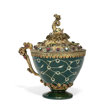 AN OTTOMAN CARVED BLOODSTONE CUP - Foto 1