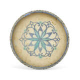 A KASHAN MOULDED LUSTRE AND BLUE POTTERY BOWL - фото 2