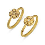 A PAIR OF GOLD ARMLETS - photo 4