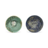 TWO NISHAPUR MOULDED POTTERY BOWLS - Foto 3
