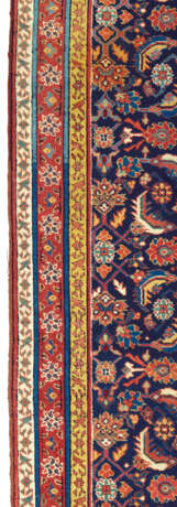 A LONG NORTH WEST PERSIAN RUNNER - photo 3