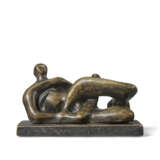 HENRY MOORE, O.M., C.H. (1898-1986) - photo 1