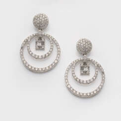 Paar dekorative Diamant-Ohrringe
