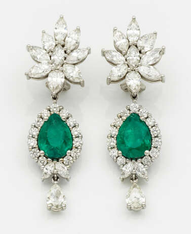 Paar Juwelen-Ohrgehänge mit kolumbianischen Smaragden - фото 1