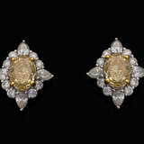 Paar elegante Fancy Diamant-Ohrringe - фото 1