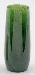 Elegante Nephrit-Vase