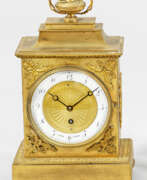 Horloges décoratives. Kaminuhr im Charles X-Stil