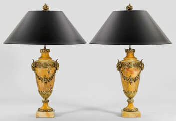 Paar große Tischlampen im Louis XVI-Stil