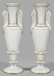 Seltenes Vasenpaar im maurischen Stil