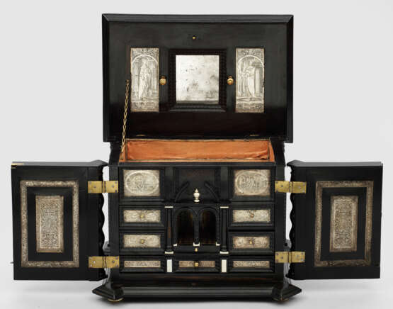 Barock-Kabinettkasten mit Silberfolien - Foto 1