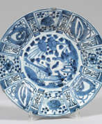 Asiatische Produkte und Kunst. Große Blauweiß "Kraak"-Porzellanschale