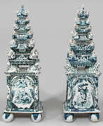 Изделия и искусство Азии. Paar große Blauweiß-Tulpenvasen