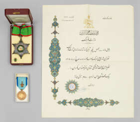Orden mit Anstecknadel, eine Urkunde und eine Medaille