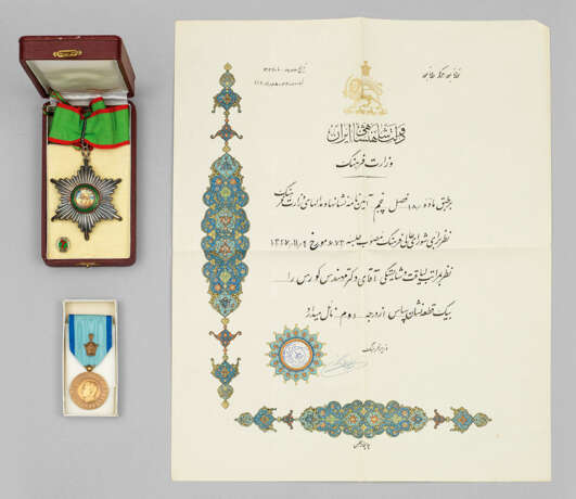 Orden mit Anstecknadel, eine Urkunde und eine Medaille - photo 1