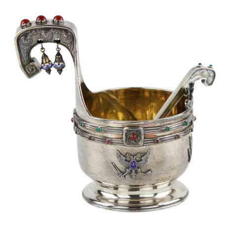 Large silver kovsh in Art Nouveau style by Faberge. Yuliy Rappoport. Early 20th century. - photo 2
