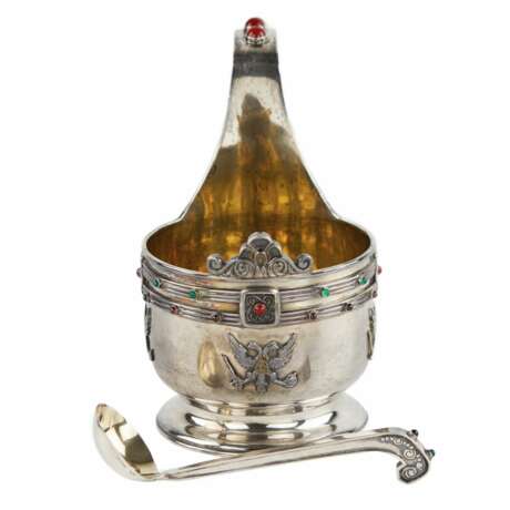 Large silver kovsh in Art Nouveau style by Faberge. Yuliy Rappoport. Early 20th century. - photo 4