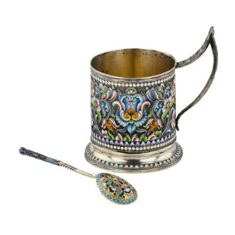 Silver glass holder with a spoon decorated with cloisonne enamel. Moscow 1908-1917. - Foto 1