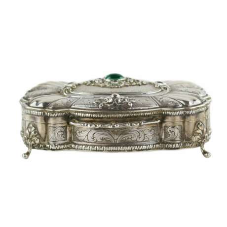 Boîte à bijoux italienne en argent de forme baroque. 20ième siècle. - photo 3