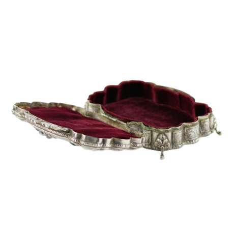 Italian, silver jewelry box of baroque shape. 20th century. - photo 7